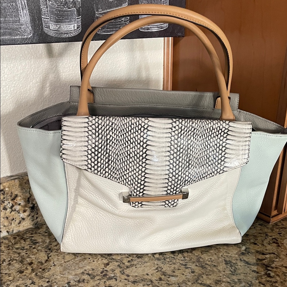 Elegant Two-Tone Leather Handbag